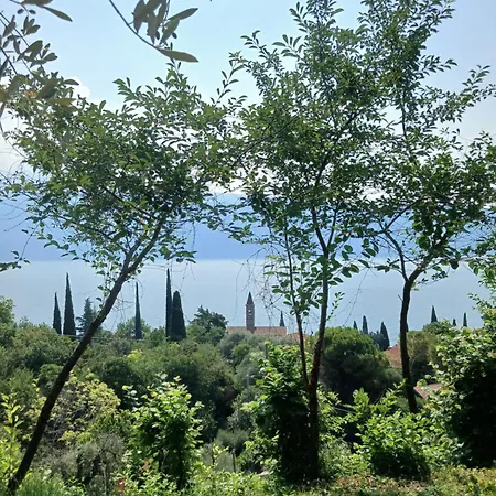 Dolce Luna Gargnano